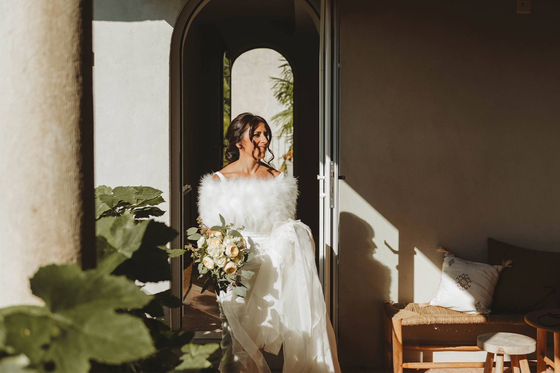 Sposa con pellicciotto